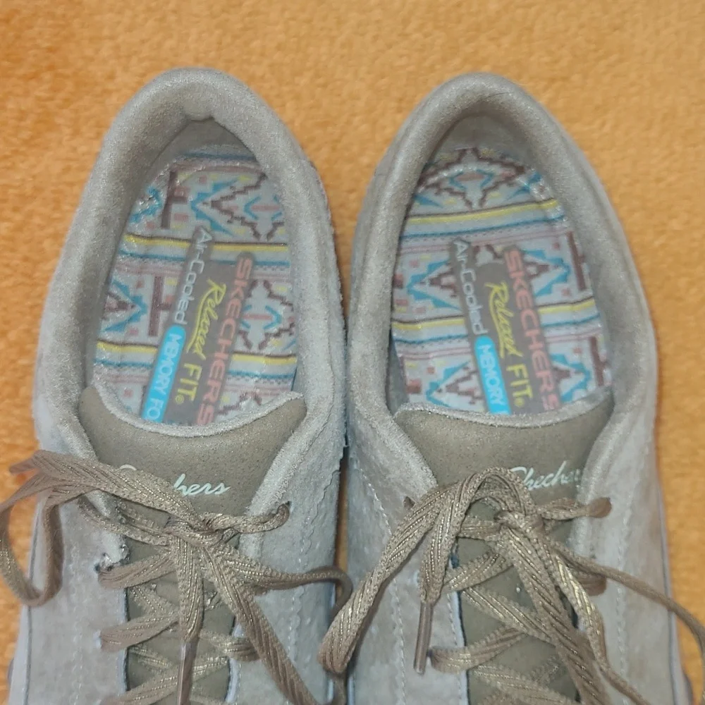 Skechers  Sz 8.5